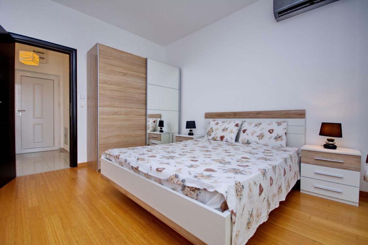 Apartment Dobrota Kotor Exterior photo